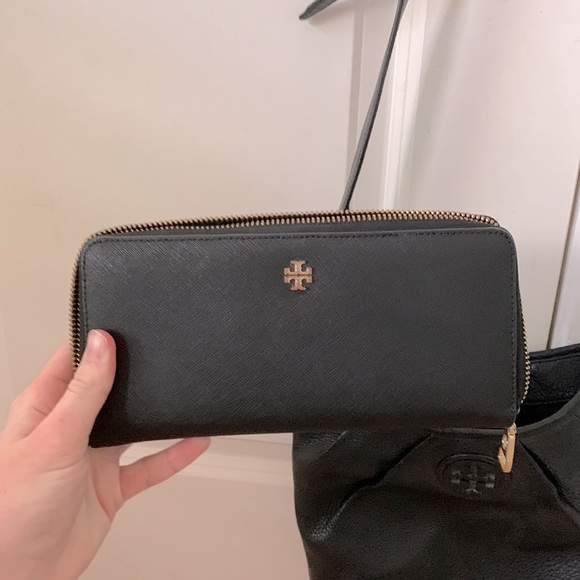 Tory Burch Black Leather Purse w/ matching wallet - Picture 3 of 3